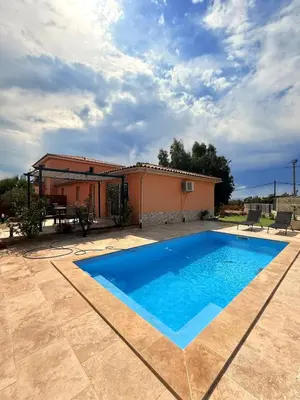 Piscine de l'établissement Villa Paraìso, maison avec piscine route de Calenzana ou située à proximité