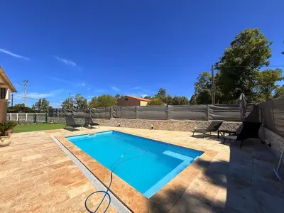 Piscine de l'établissement Villa Paraìso, maison avec piscine route de Calenzana ou située à proximité