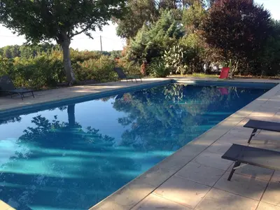 Piscine de l'établissement U-Casone ou située à proximité