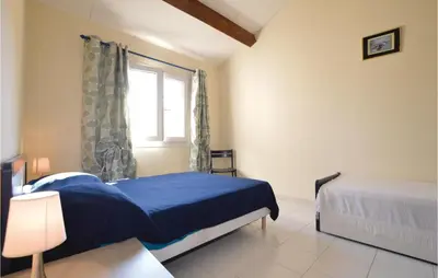 Un ou plusieurs lits dans un hébergement de l'établissement Nice Home In Prunete With Wifi