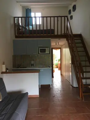 Cuisine ou kitchenette dans l'établissement Le Clos des Arbousiers