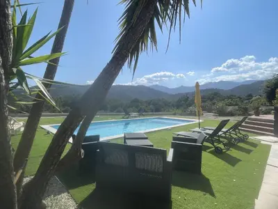 Vue générale sur la montagne ou vue sur la montagne depuis la maison de vacances