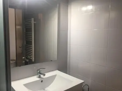 Salle de bains dans l'établissement Calvi au soleil