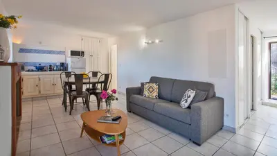 Cuisine ou kitchenette dans l'établissement locations calenzana