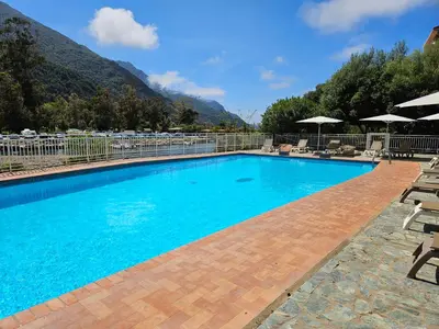 Vue générale sur la montagne ou vue sur la montagne depuis l'hôtel