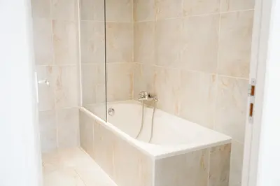 Salle de bains dans l'établissement Hôtel 