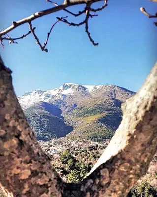Vue générale sur la montagne ou vue sur la montagne depuis l'hôtel