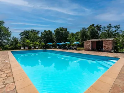 Piscine de l'établissement Villa Gelormini-2 by Interhome ou située à proximité