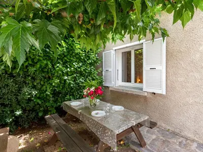 Jardin de l'établissement Holiday Home Dami I-1 by Interhome