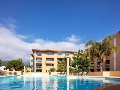 Piscine de l'établissement Apartment MB6 sans vue mer by Interhome ou située à proximité