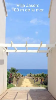 Vue générale sur la mer ou vue sur la mer prise depuis la villa