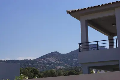 Vue générale sur la montagne ou vue sur la montagne depuis l'appartement
