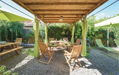 Jardin de l'établissement 3 Bedroom Gorgeous Home In Cervione