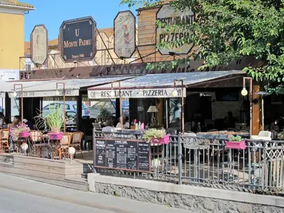 Restaurant ou autre lieu de restauration dans l'établissement Apartment A Suara di Mare by Interhome