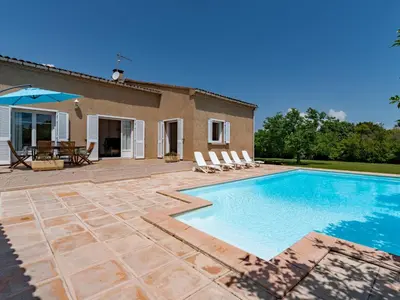 Piscine de l'établissement Holiday Home Casella by Interhome ou située à proximité