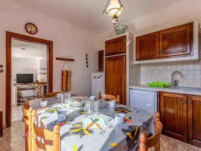 Cuisine ou kitchenette dans l'établissement Apartment Casa Antoinette by Interhome