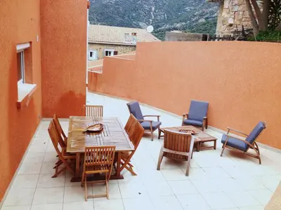 Vue générale sur la montagne ou vue sur la montagne depuis la villa