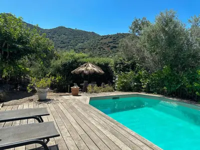 Vue générale sur la montagne ou vue sur la montagne depuis la villa