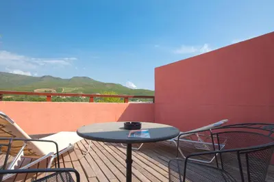 Vue générale sur la montagne ou vue sur la montagne depuis l'hôtel