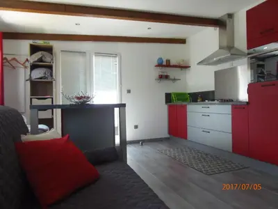 Cuisine ou kitchenette dans l'établissement mini villa Marcel classée 3 étoiles