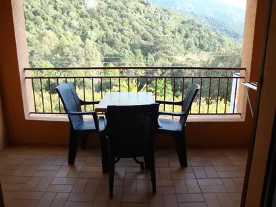 Vue générale sur la montagne ou vue sur la montagne depuis l'appart'hôtel