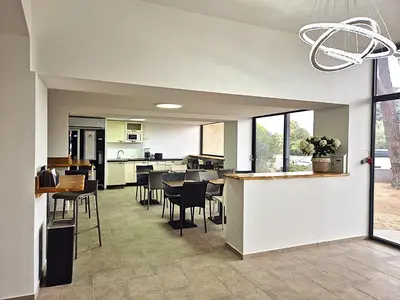 Restaurant ou autre lieu de restauration dans l'établissement Hôtel le Colibri