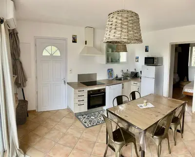Cuisine ou kitchenette dans l'établissement L'Alivi di l'Osari