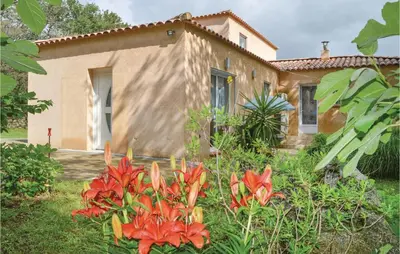 Jardin de l'établissement Nice Home In Ville Di Paraso With Wifi