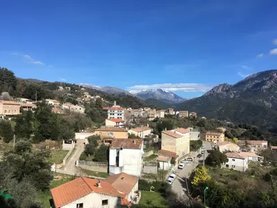 Vue générale sur la montagne ou vue sur la montagne depuis l'appartement