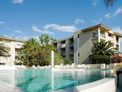 Piscine de l'établissement Apartment MB4 Loggia by Interhome ou située à proximité