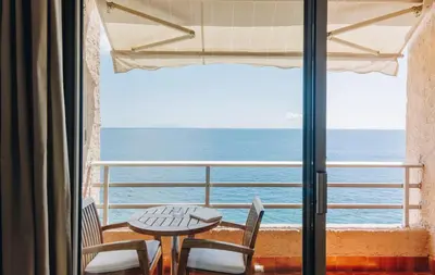 Vue générale sur la mer ou vue sur la mer prise depuis l'hôtel