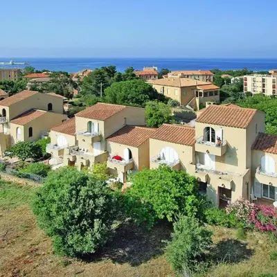 Apartment in Île Rousse near Sandy Beaches