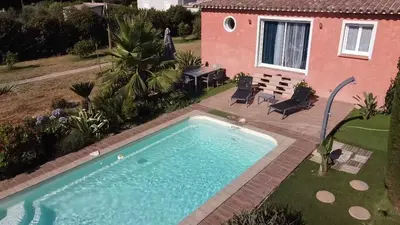 Piscine de l'établissement Villa di Pardisoli ou située à proximité