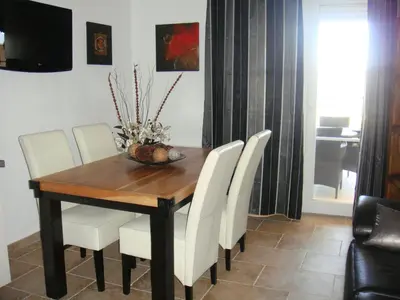 Télévision ou salle de divertissement dans l'établissement appartement climatise Classé 2 étoiles