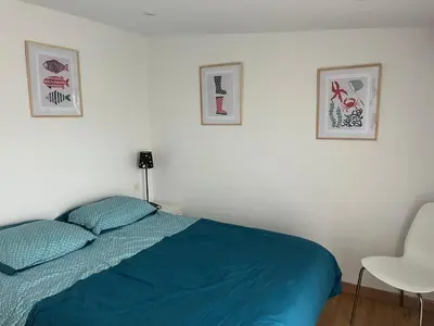 Un ou plusieurs lits dans un hébergement de l'établissement Mini villa au bord de la mer, proche Moriani (Corse)