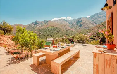 Vue générale sur la montagne ou vue sur la montagne depuis la maison de vacances