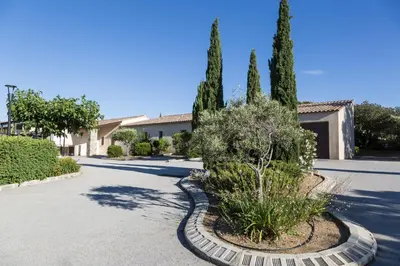 Jardin de l'établissement Résidence Odalys Les Hameaux de Capra Scorsa