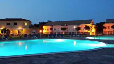 Piscine de l'établissement Domaine de Mélody ou située à proximité