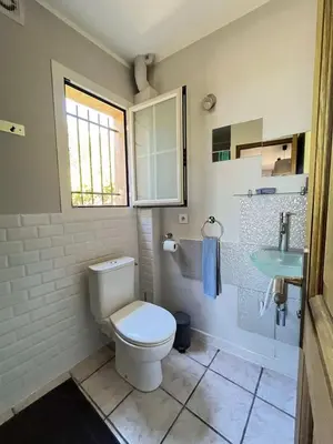 Salle de bains dans l'établissement Maison 4 Pers - Vue mer et vignoble exceptionnelle