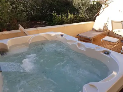 Plan de l'établissement T2 rénové 100m plage avec SPA privatif entre calvi et ile rousse