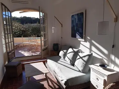 Coin salon dans l'établissement T2 rénové 100m plage avec SPA privatif entre calvi et ile rousse