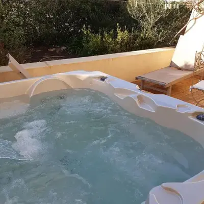 T2 rénové 100m plage avec SPA privatif entre calvi et ile rousse