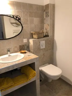 Salle de bains dans l'établissement Villa Capraghjese