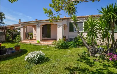 Jardin de l'établissement Amazing Home In Borgo With Kitchen