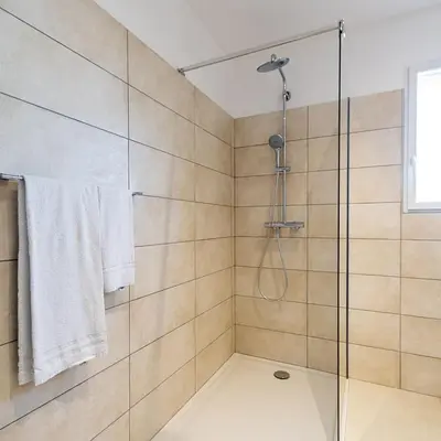 Salle de bains dans l'établissement Résidence U Manellu