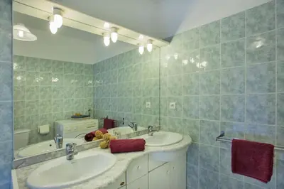 Salle de bains dans l'établissement Domaine Bollaccia - Casa Ostriconi