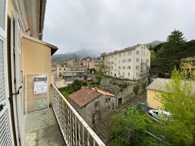 Vue générale sur la montagne ou vue sur la montagne depuis l'appartement