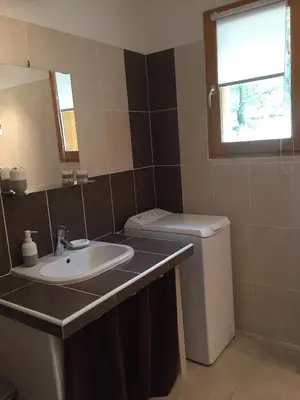 Salle de bains dans l'établissement Caselena , un havre de paix en Balagne