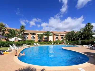 Piscine de l'établissement Corse Appartement vue mer - Linguizzetta - Marine de Bravone ou située à proximité