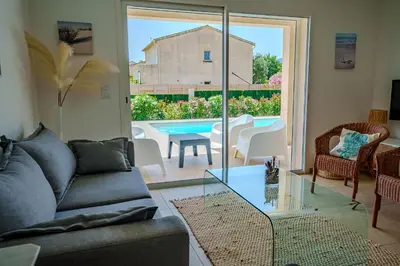 Coin salon dans l'établissement Villa Camille